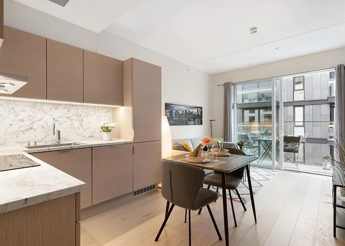 Central Apartment W Private Balcony In Oslo