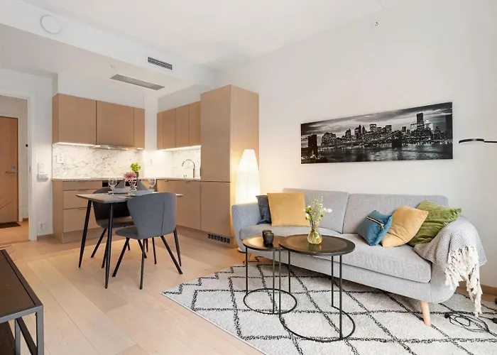 Central Apartment W Private Balcony In Oslo